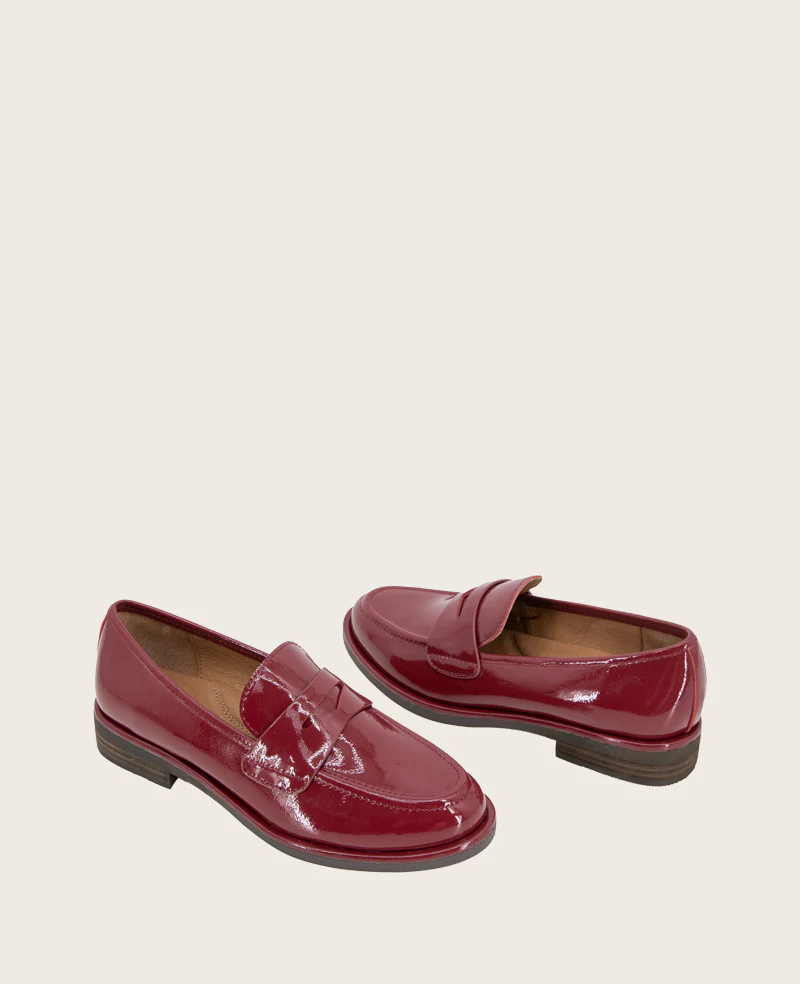 GENTLE SOULS - Cybil Crinkle Patent Loafer - Image 2