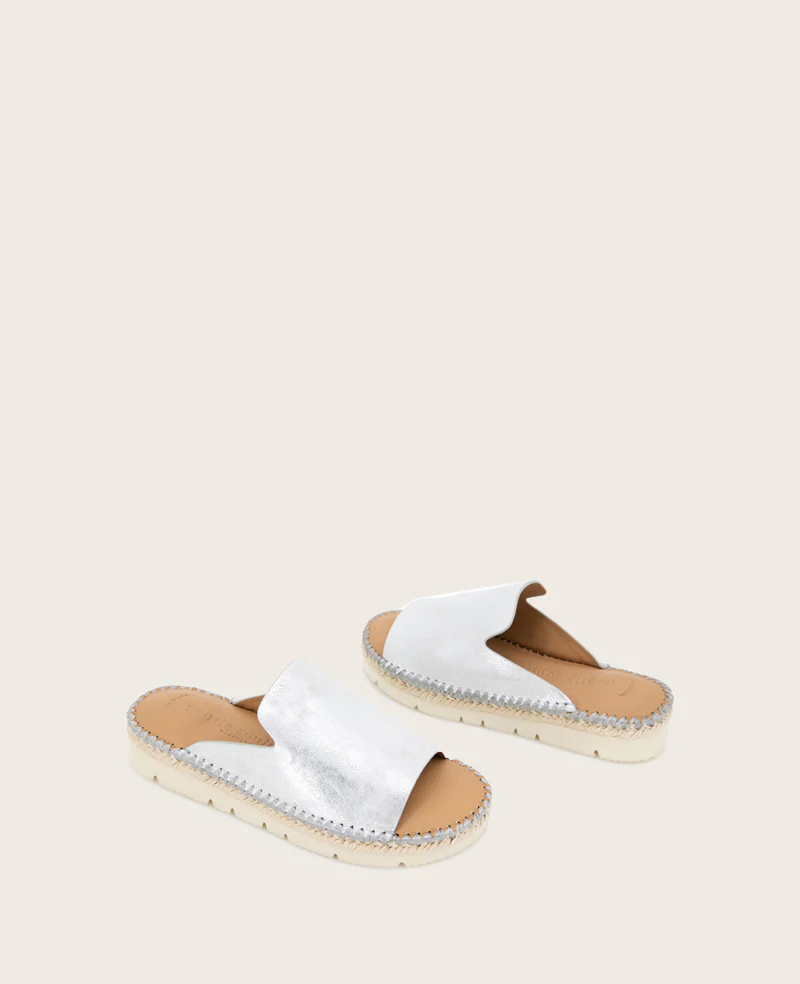 GENTLE SOULS - Leilani Metallic Platform Slip On Sandal - Image 2