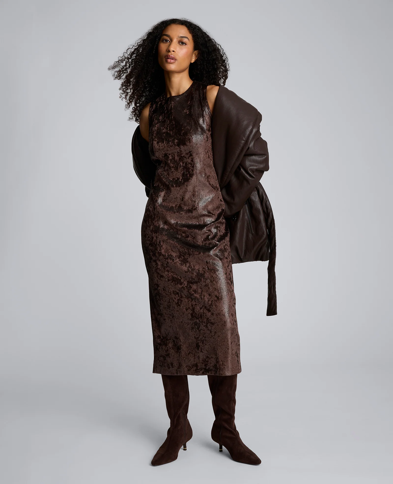 Snake Skin Textured Velvet Crew Neck Sheath Midi Dress - Image 4